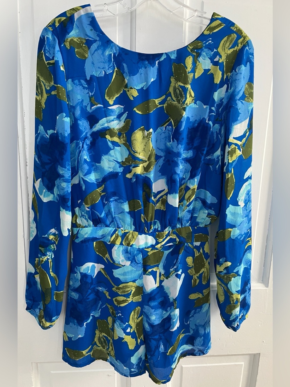 Lulus size Small blue floral shorts romper silky feel fabric